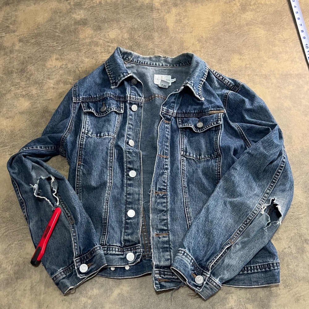 Calvin Klein Denim Jacket Womens XL Blue Distressed Trucker Jean Jacket *RIPPED*